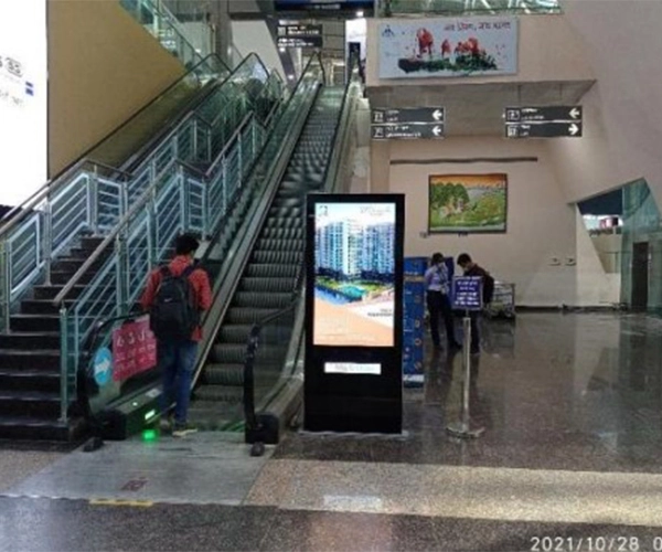 AIRPORT BRANDING